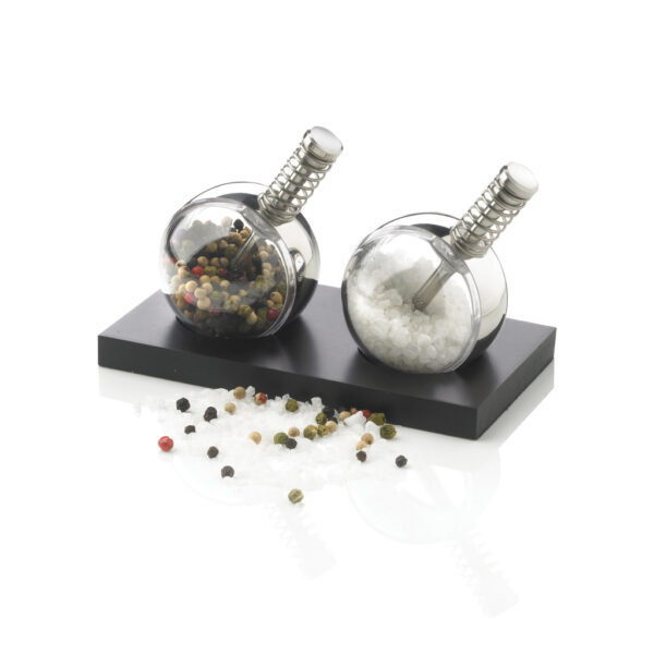 Planet pepper & salt set - Home & Barware Planet pepper & salt set - Home & Barware